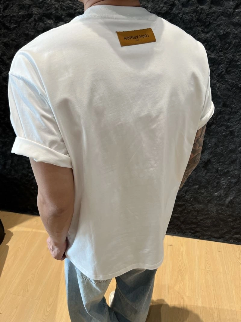 Refined Louis Vuitton T-Shirts 133391