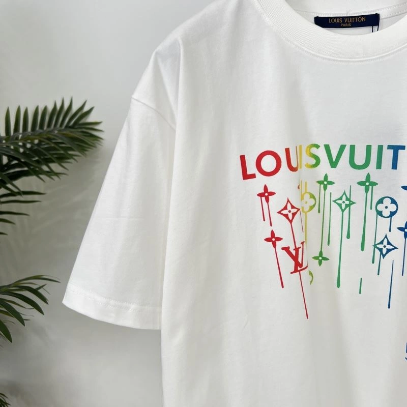 Refined Louis Vuitton T-Shirts 133391