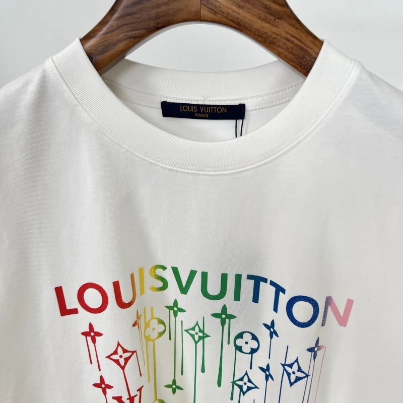 Refined Louis Vuitton T-Shirts 133391