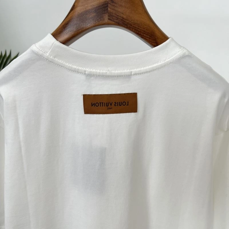 Refined Louis Vuitton T-Shirts 133391