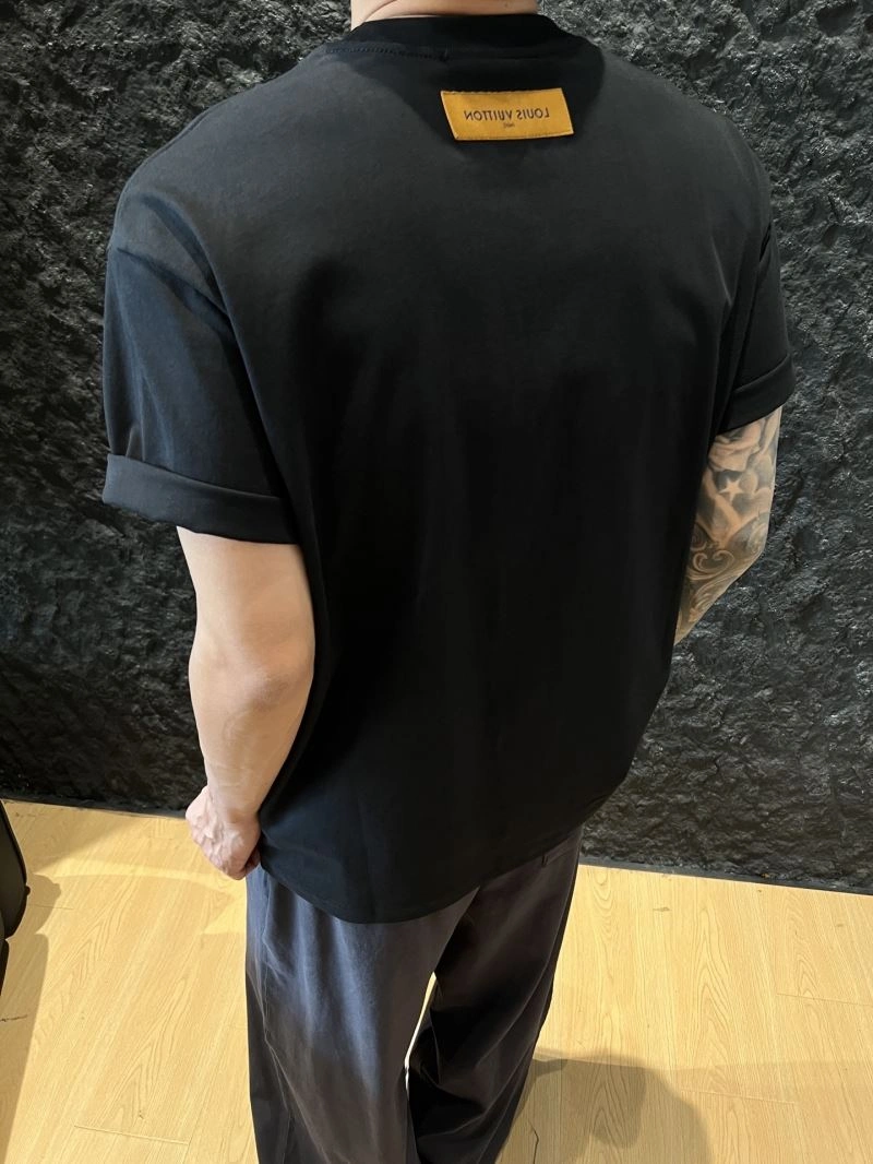 Louis Vuitton T-Shirts AllSeason 133390