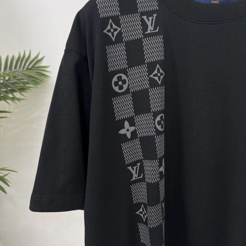 Louis Vuitton T-Shirts AllSeason 133390