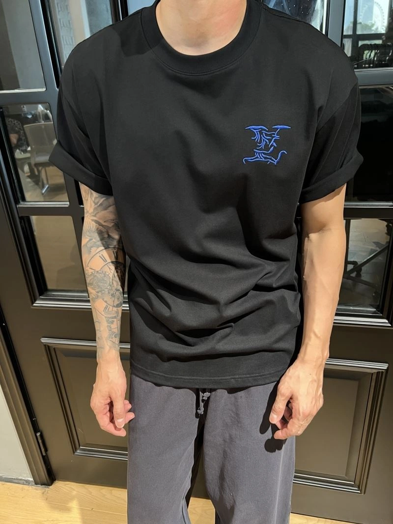 UrbanChic Louis Vuitton T-Shirts 133385
