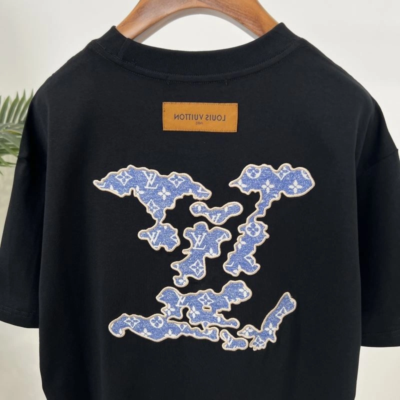 UrbanChic Louis Vuitton T-Shirts 133385