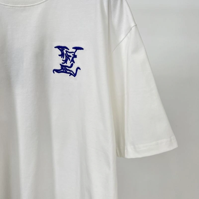 WellDesigned Louis Vuitton T-Shirts 133386