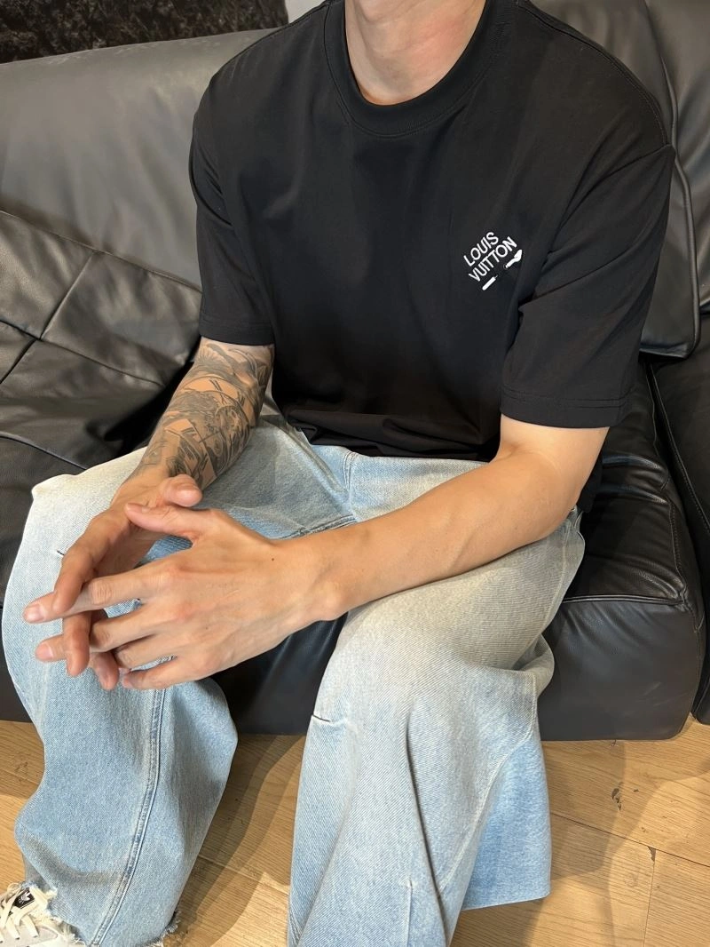 AllSeason Louis Vuitton T-Shirts 133384