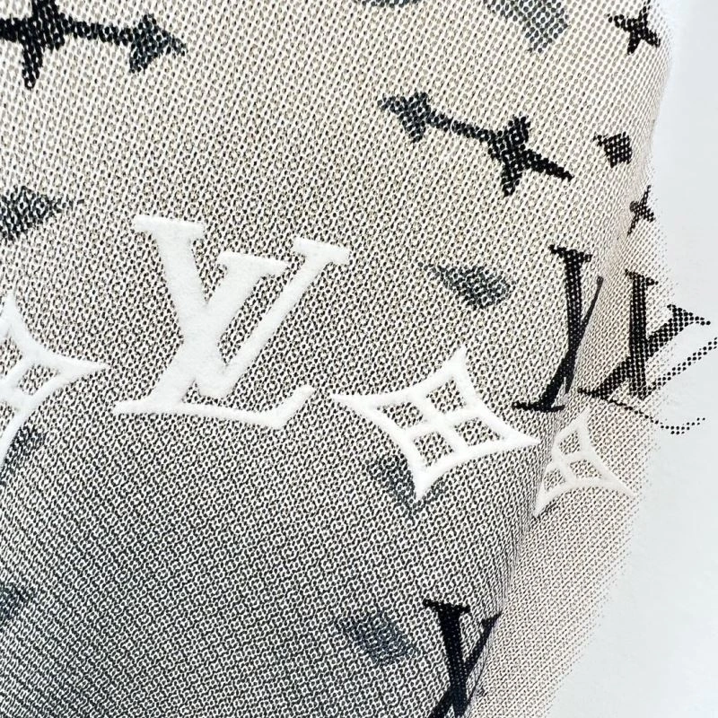 Upgraded Louis Vuitton T-Shirts 133361