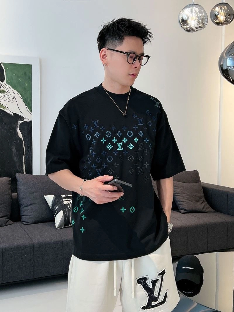 Louis Vuitton T-Shirts GoAnywhere 133355