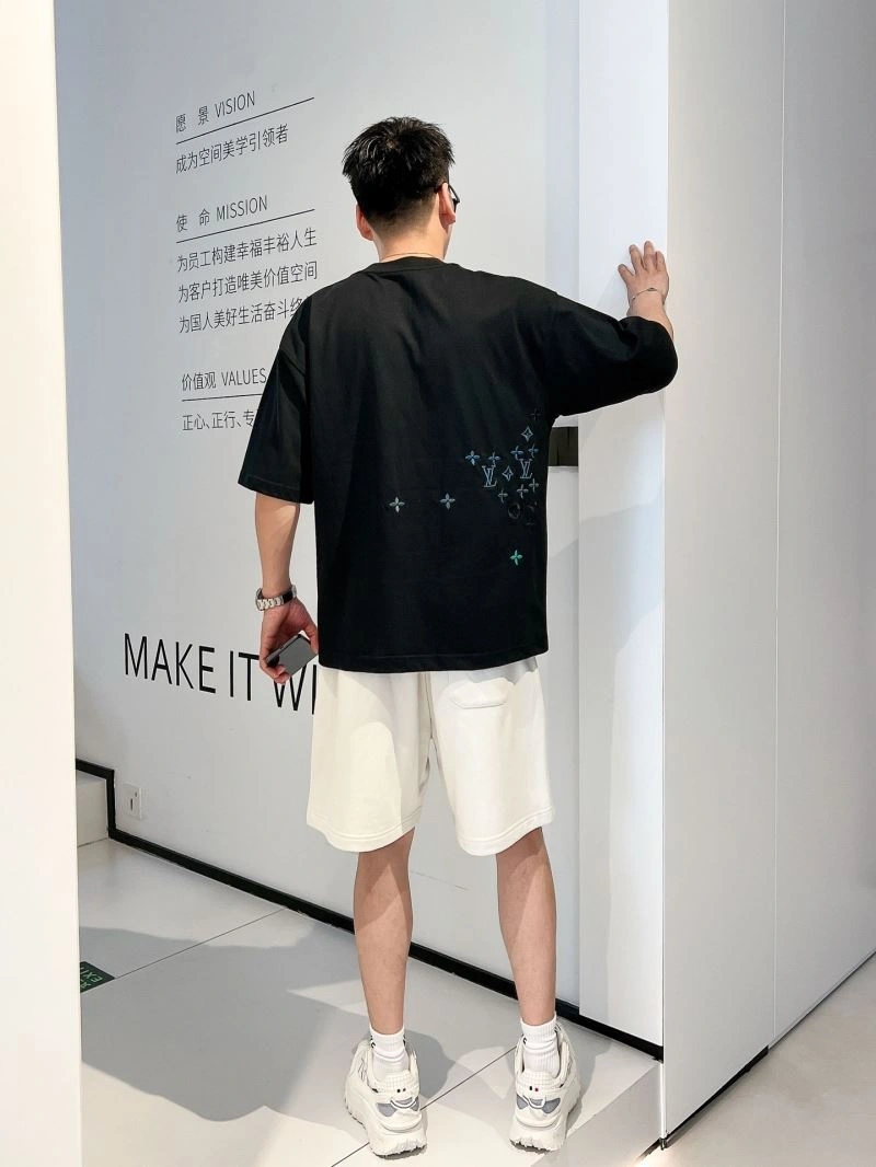 Louis Vuitton T-Shirts GoAnywhere 133355