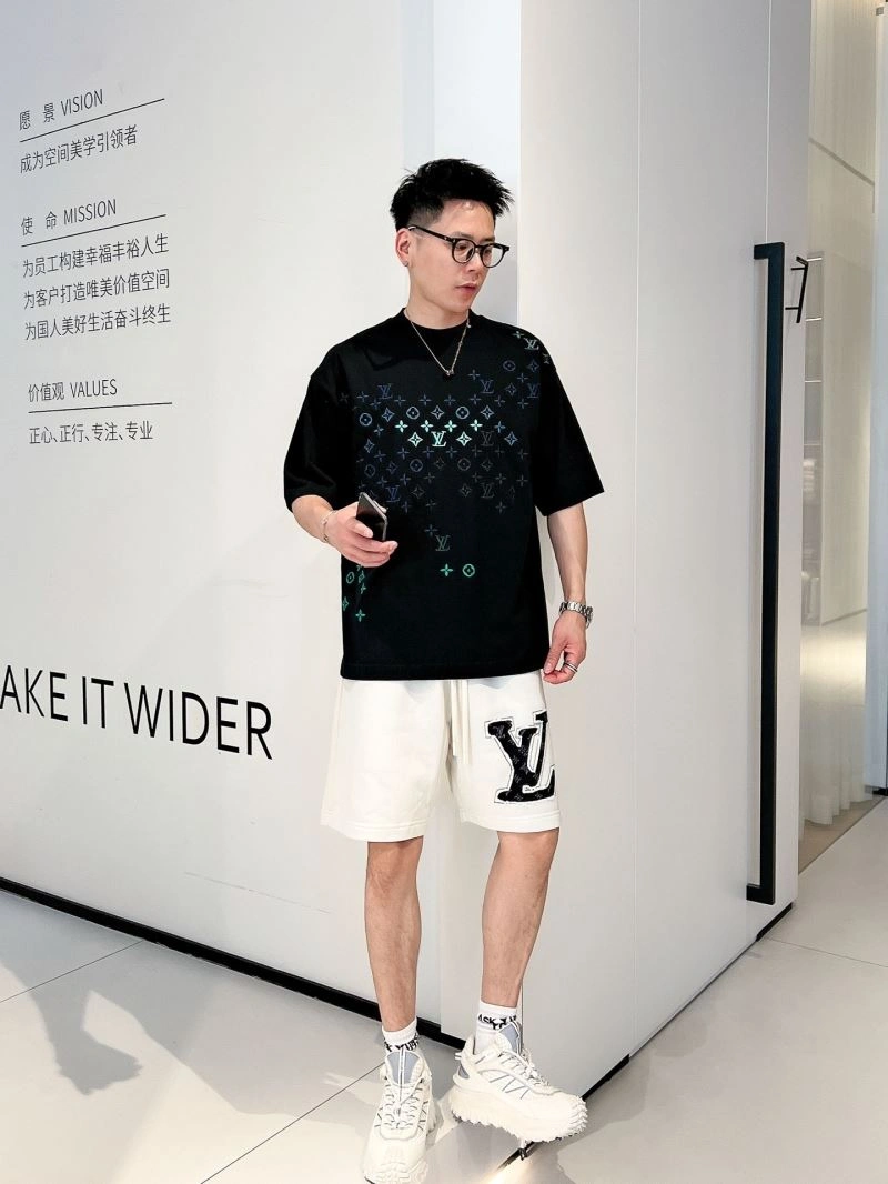 Louis Vuitton T-Shirts GoAnywhere 133355