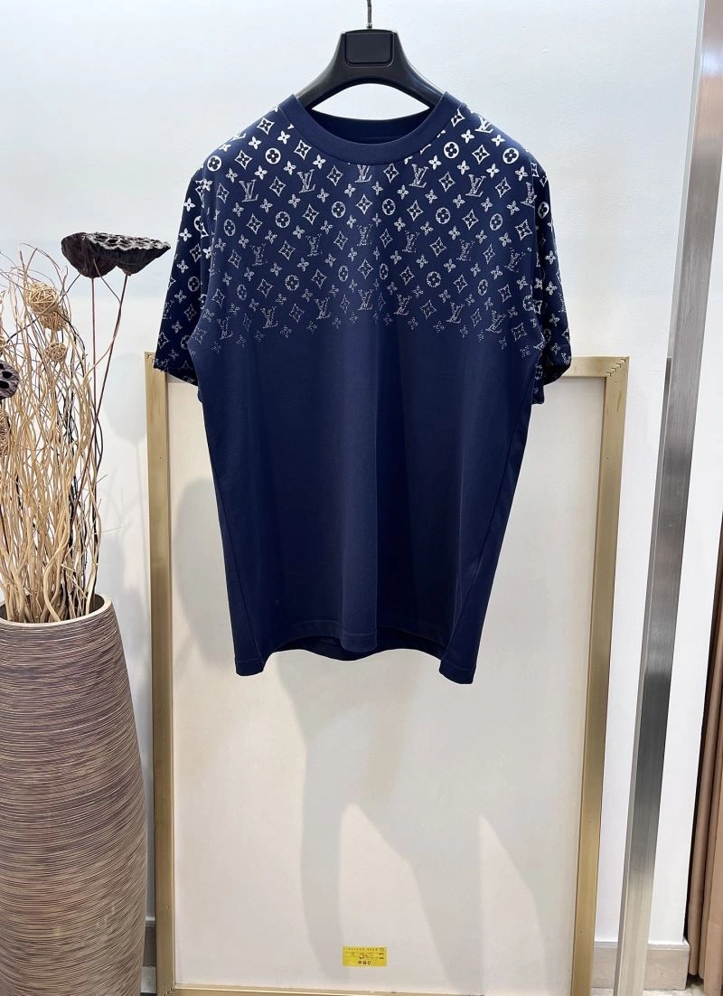 Elegant Louis Vuitton T-Shirts 133357