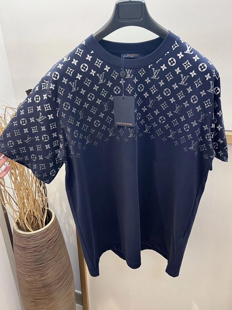 Elegant Louis Vuitton T-Shirts 133357