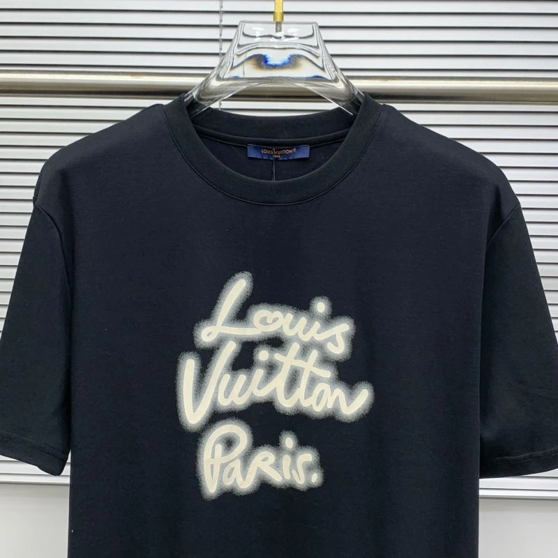 Affordable Louis Vuitton T-Shirts 133375