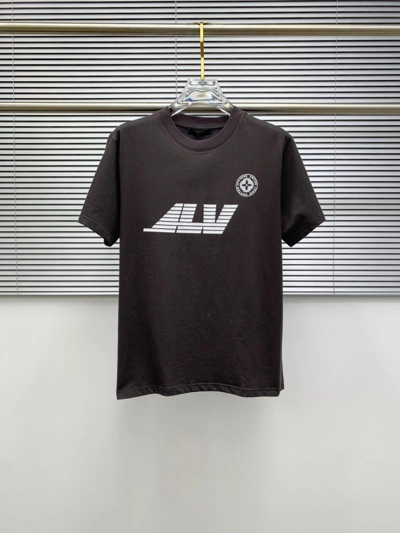 Functional Louis Vuitton T-Shirts 133380