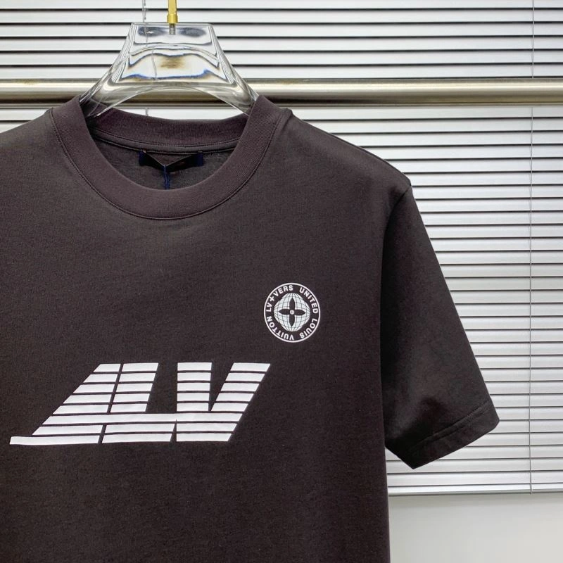 Functional Louis Vuitton T-Shirts 133380