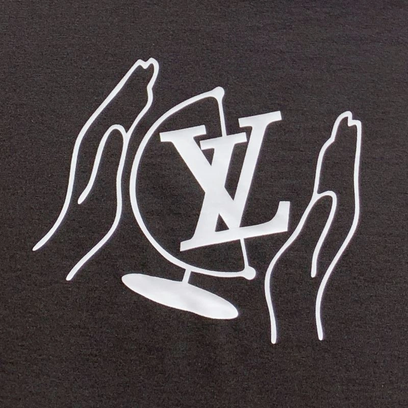 Functional Louis Vuitton T-Shirts 133380