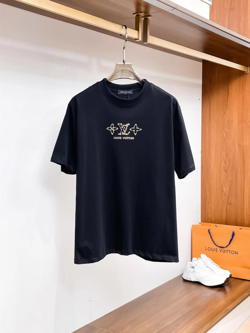 Sporty Louis Vuitton T-Shirts 133370
