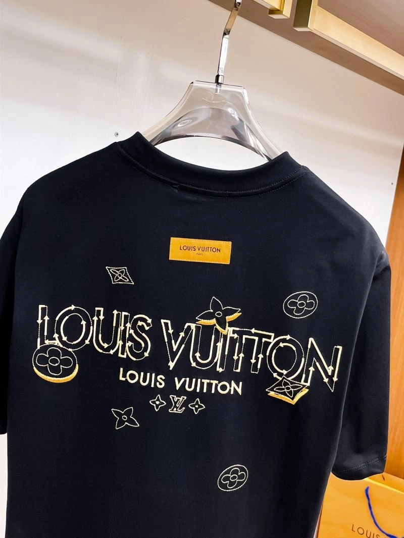 Sporty Louis Vuitton T-Shirts 133370