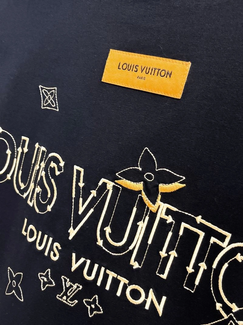 Sporty Louis Vuitton T-Shirts 133370