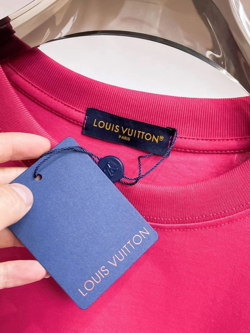 Louis Vuitton T-Shirts Neat 133364