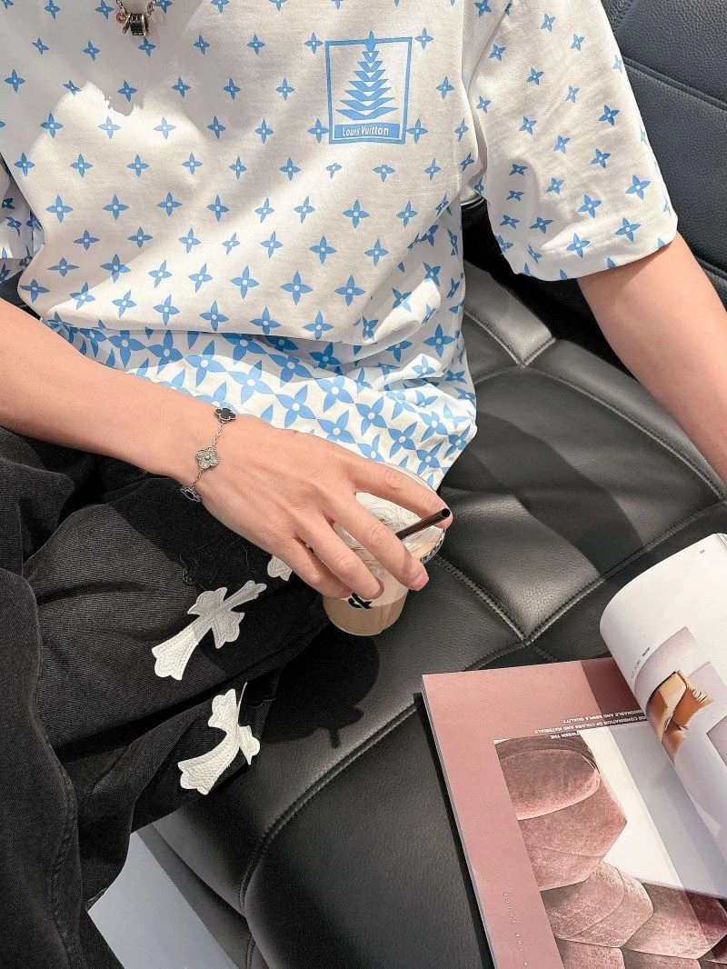 ComfortFit Louis Vuitton T-Shirts 133356