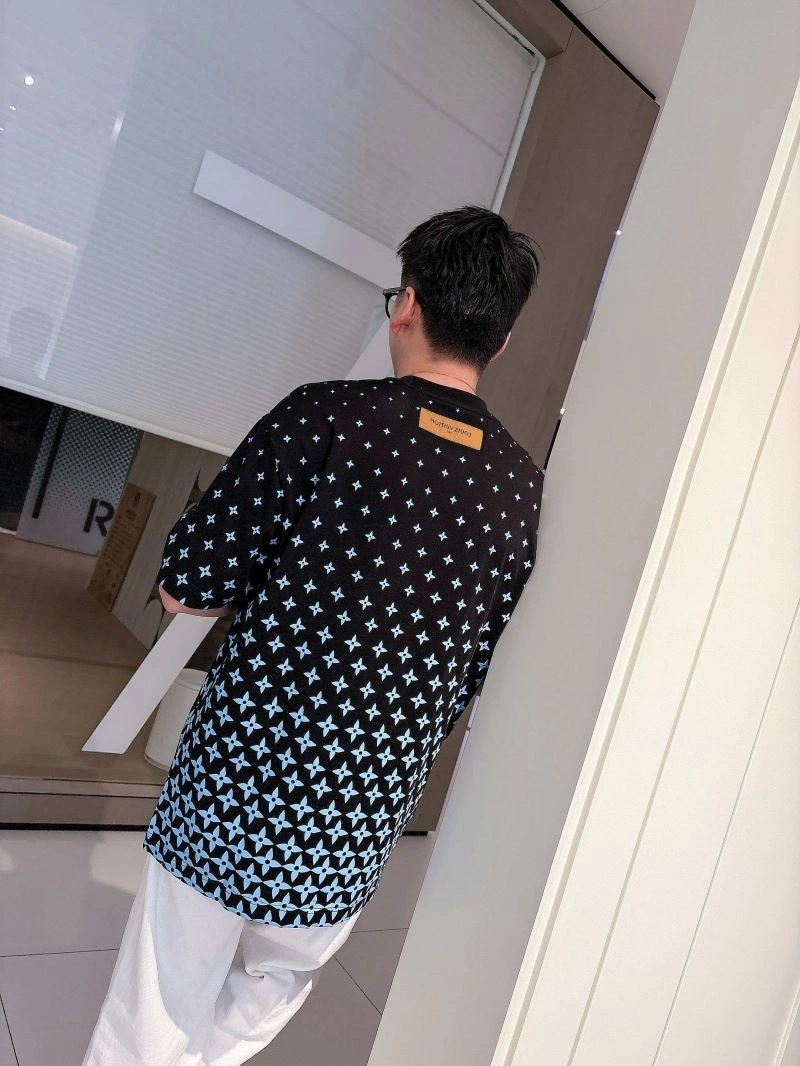 Louis Vuitton T-Shirts Trendy 133379