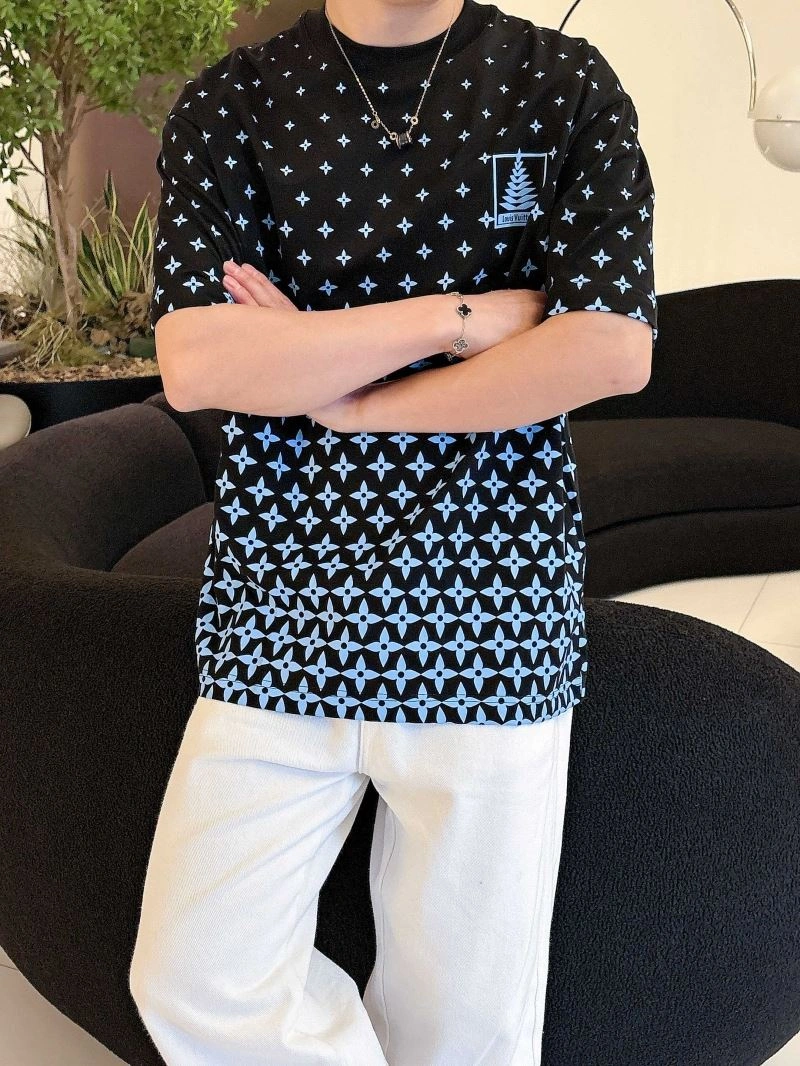 Louis Vuitton T-Shirts Trendy 133379