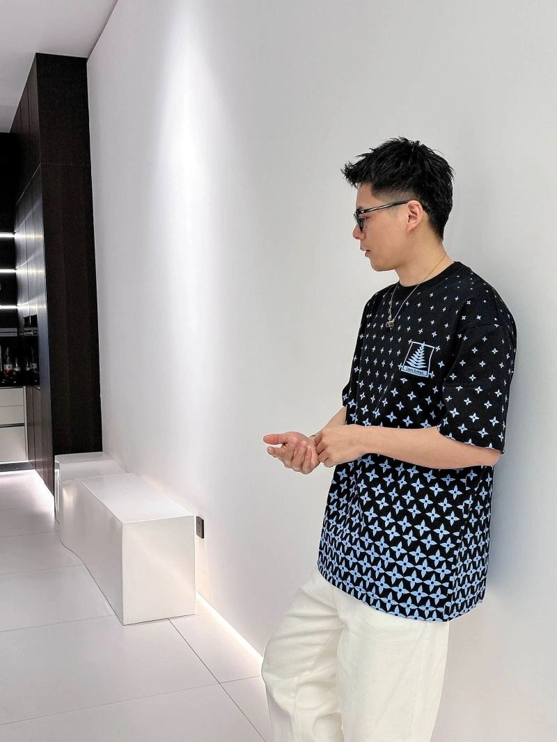Louis Vuitton T-Shirts Trendy 133379
