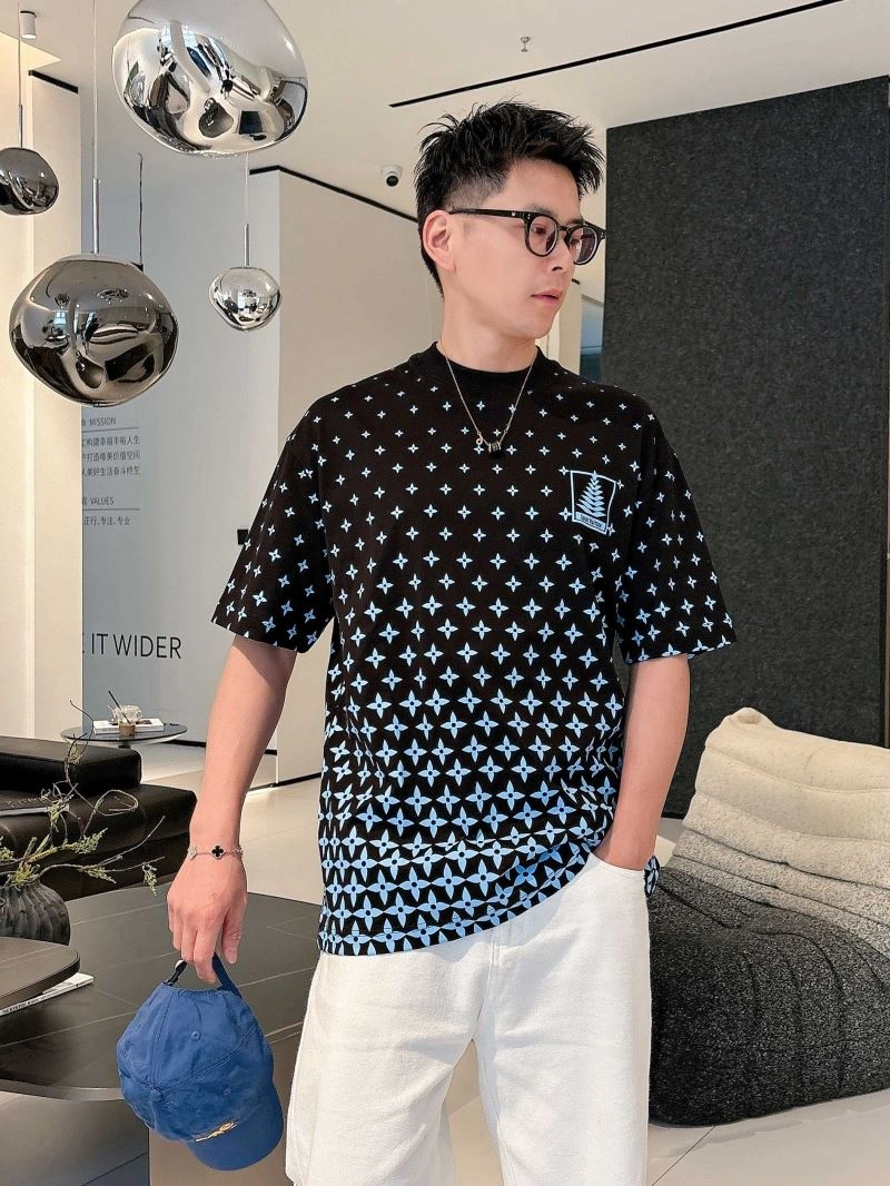 Louis Vuitton T-Shirts Trendy 133379