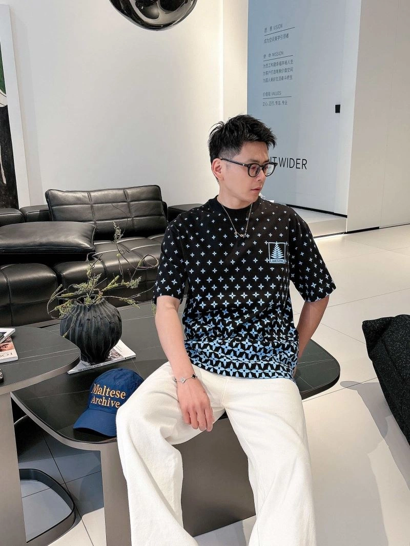 Louis Vuitton T-Shirts Trendy 133379