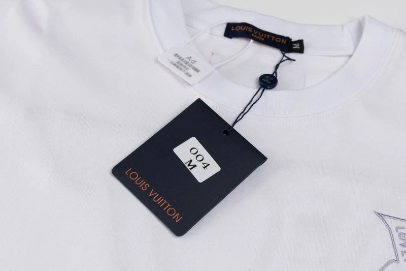 Elegant Louis Vuitton T-Shirts 133351