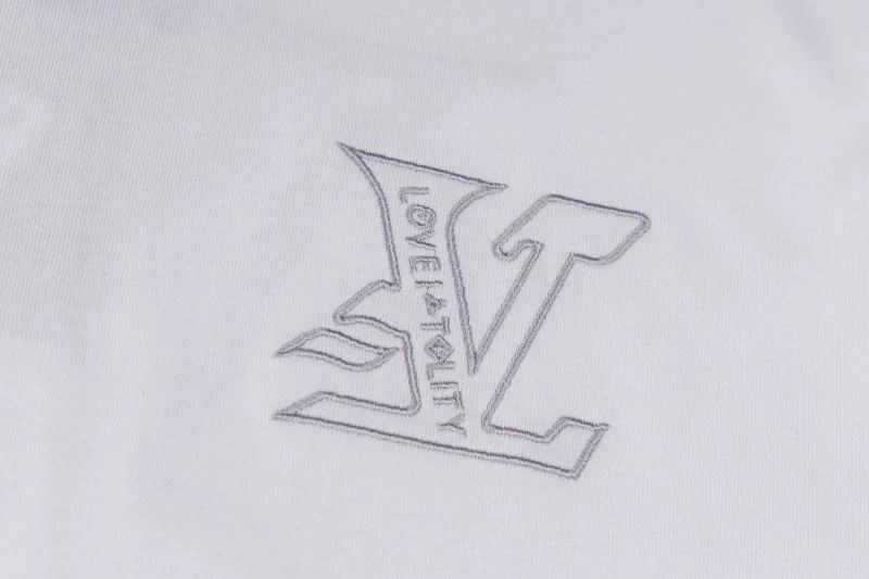 Elegant Louis Vuitton T-Shirts 133351
