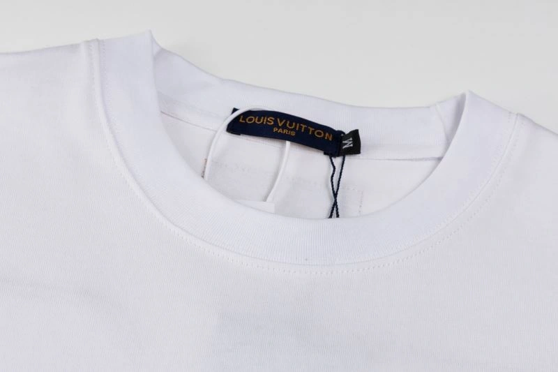 Elegant Louis Vuitton T-Shirts 133351