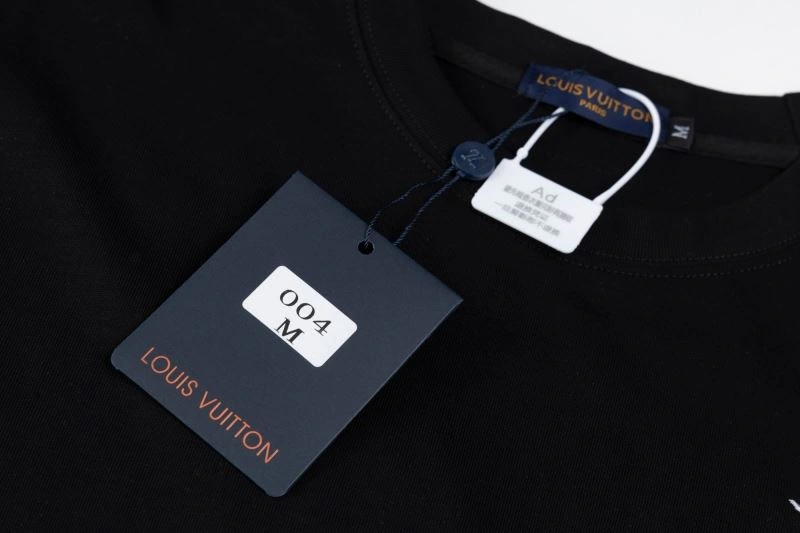 Fashionable Louis Vuitton T-Shirts 133378