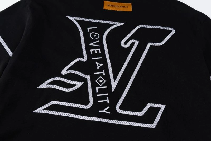 Fashionable Louis Vuitton T-Shirts 133378