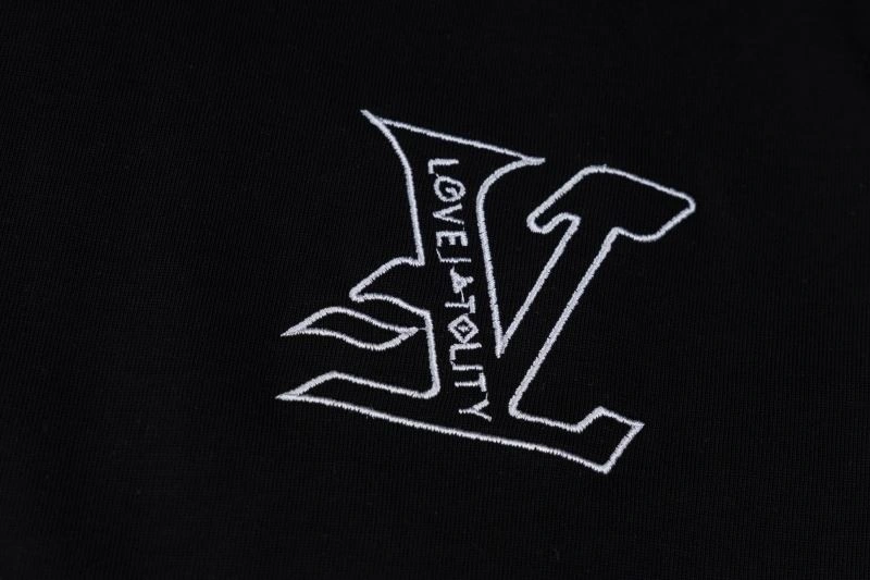 Fashionable Louis Vuitton T-Shirts 133378