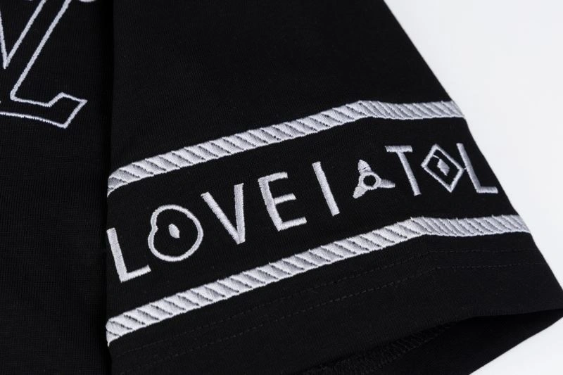 Fashionable Louis Vuitton T-Shirts 133378