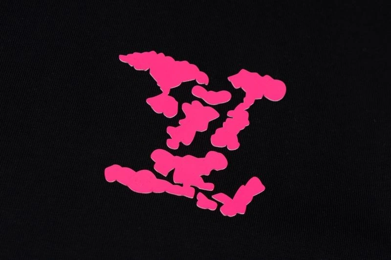 Louis Vuitton T-Shirts Resilient 133359