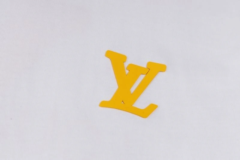 Cozy Louis Vuitton T-Shirts 133353
