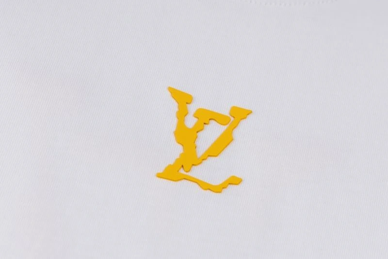 Supportive Louis Vuitton T-Shirts 133352
