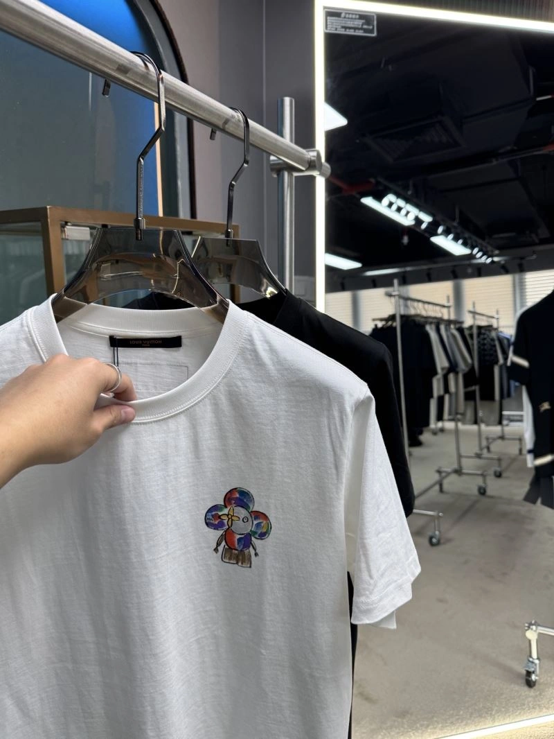 Louis Vuitton T-Shirts HighPerformance 133350