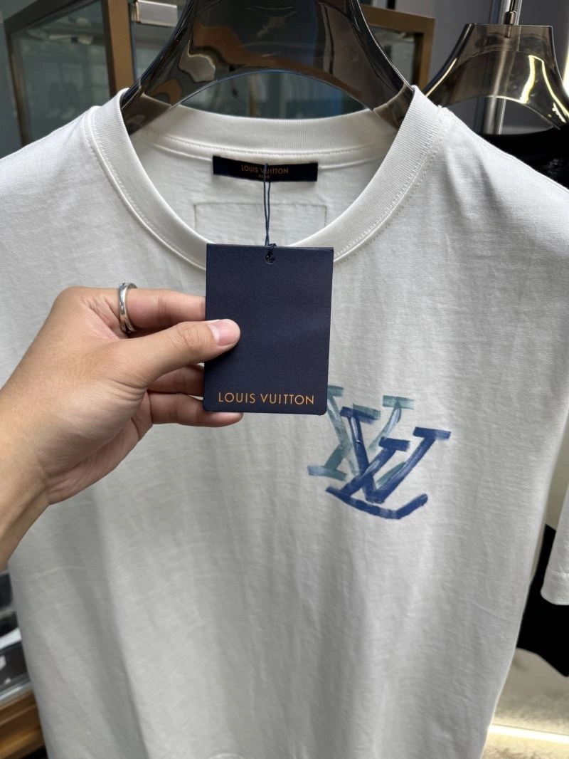 Premium Louis Vuitton T-Shirts 133346