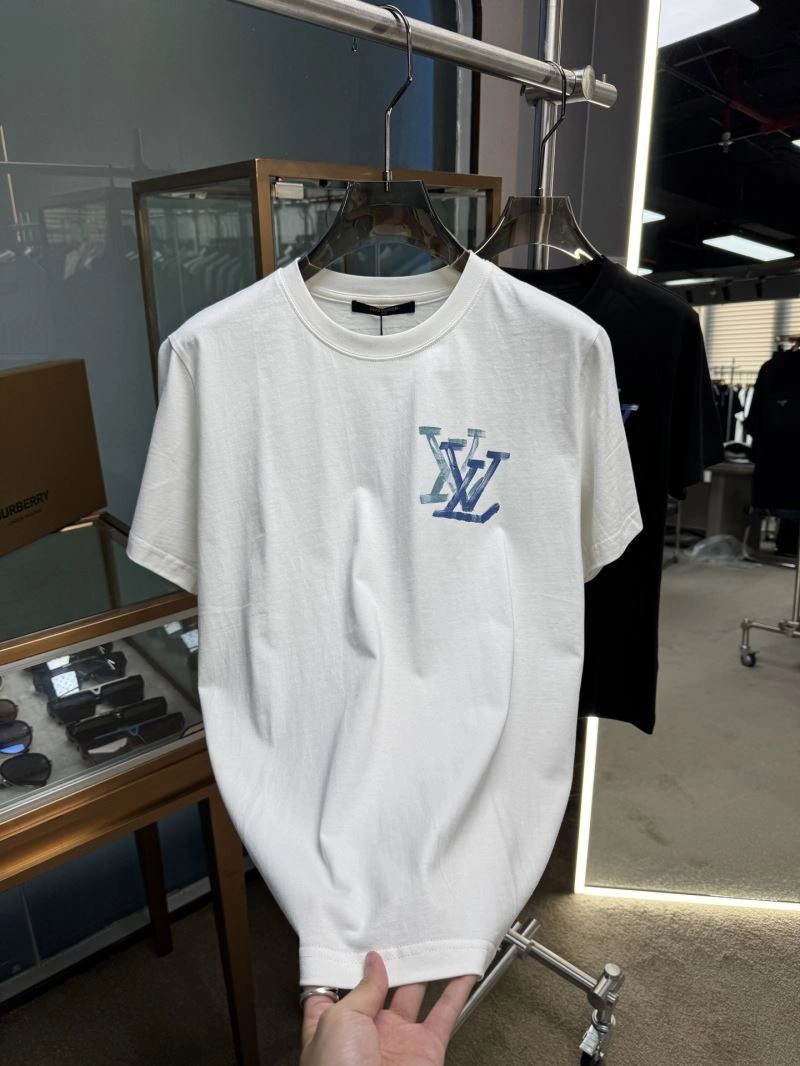 Premium Louis Vuitton T-Shirts 133346
