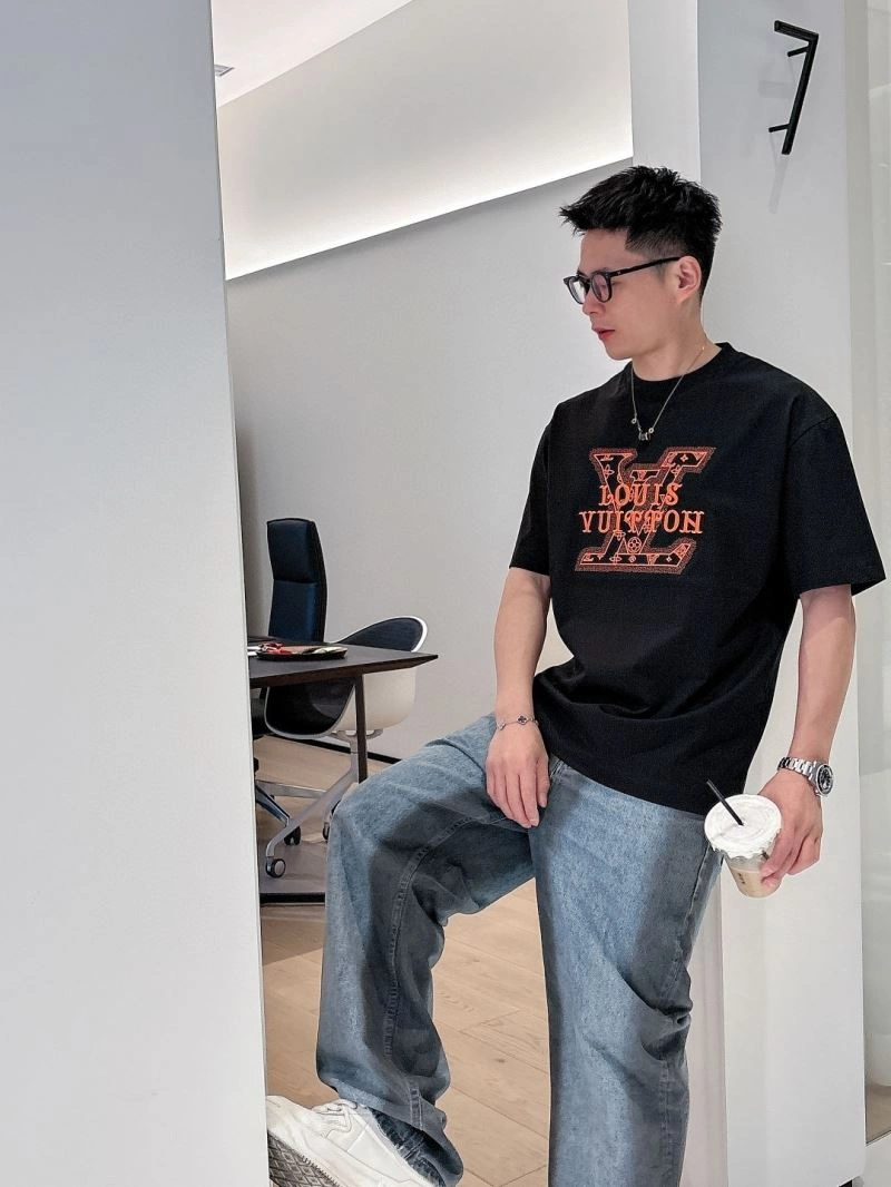 Louis Vuitton T-Shirts Comfortable 133345