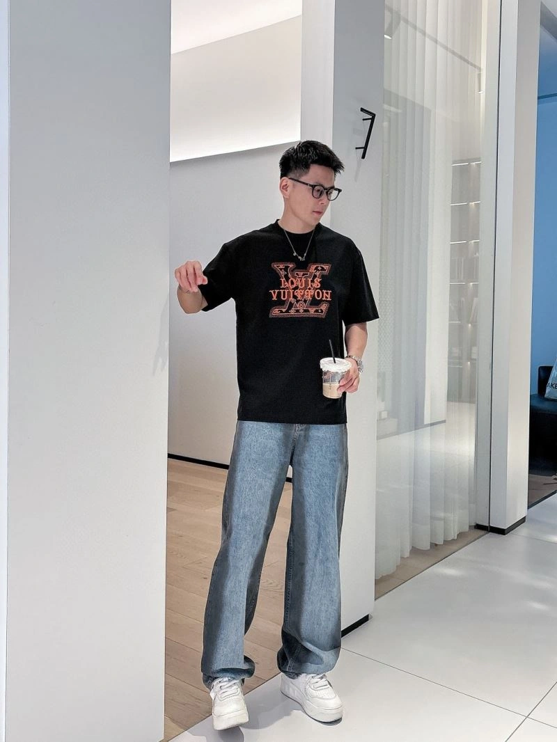Louis Vuitton T-Shirts Comfortable 133345