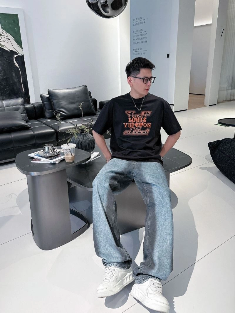 Louis Vuitton T-Shirts Comfortable 133345