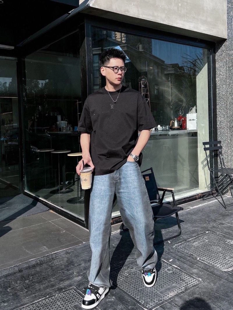 Louis Vuitton T-Shirts WrinkleFree 133344