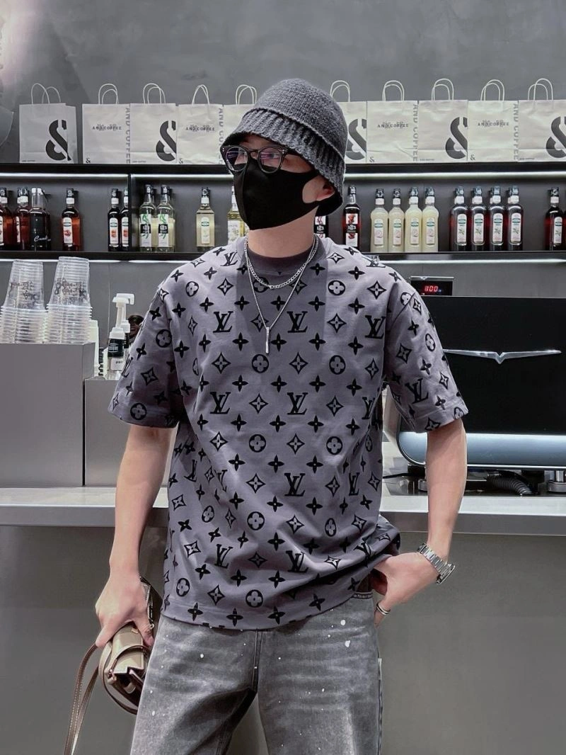 Upgraded Louis Vuitton T-Shirts 133334