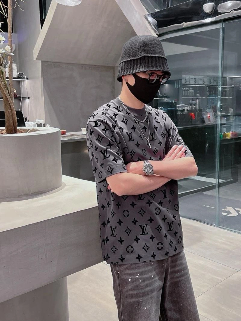 Upgraded Louis Vuitton T-Shirts 133334