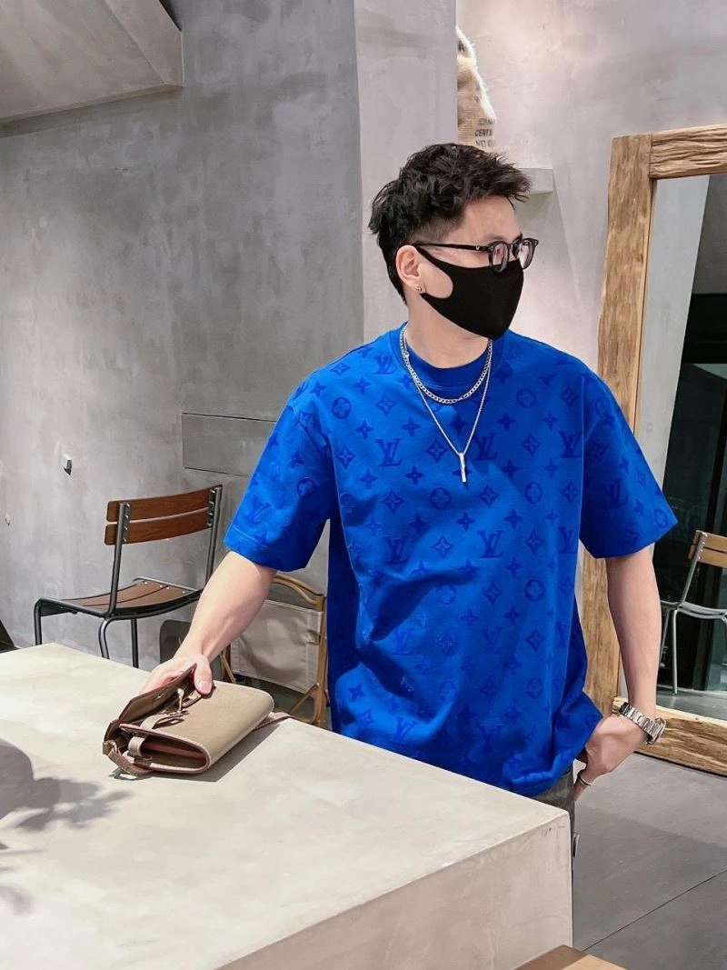 Louis Vuitton T-Shirts Stretchable 133331